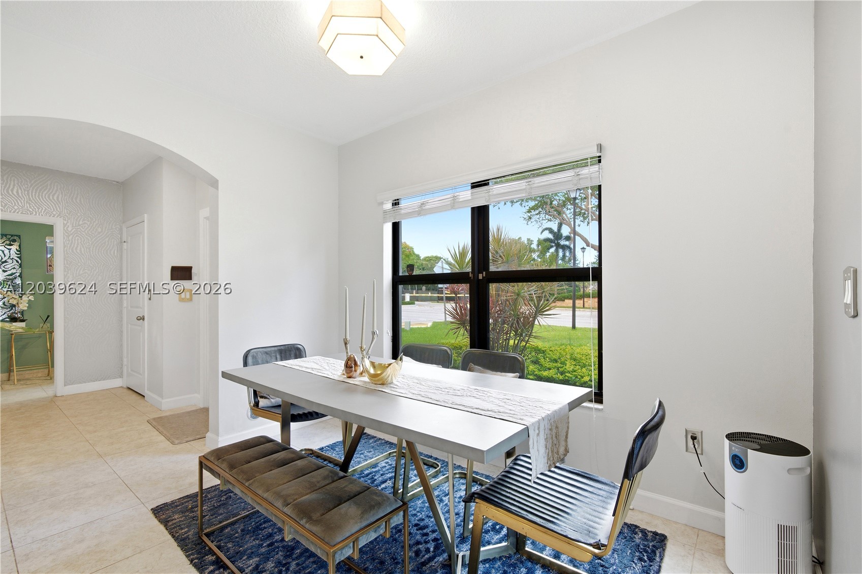 CHAMPION LAKES - Residential