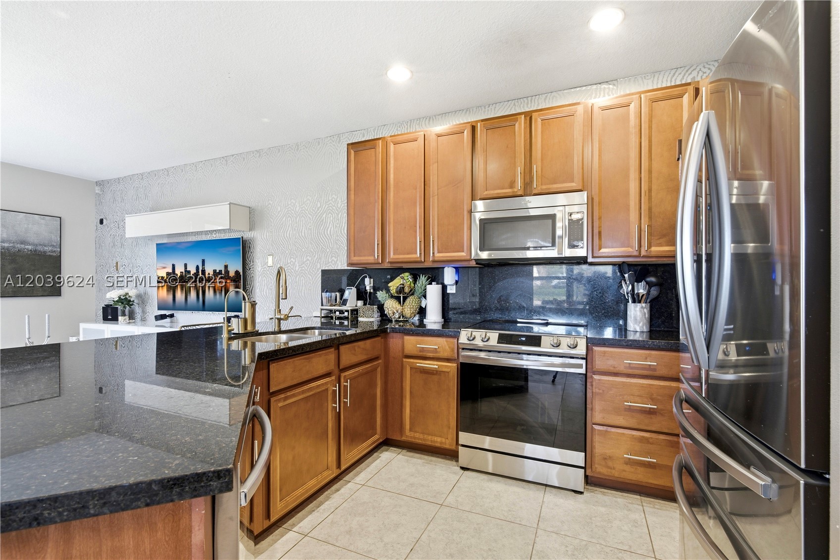 CHAMPION LAKES - Residential