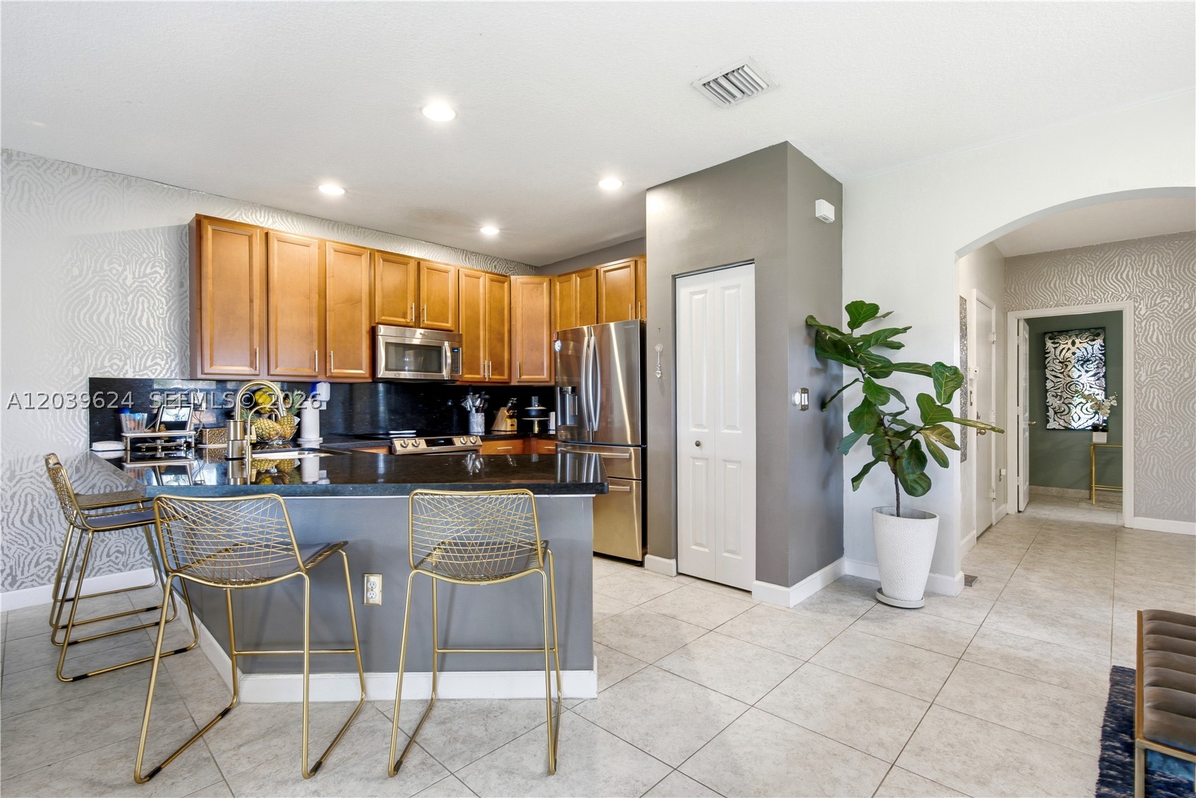 CHAMPION LAKES - Residential