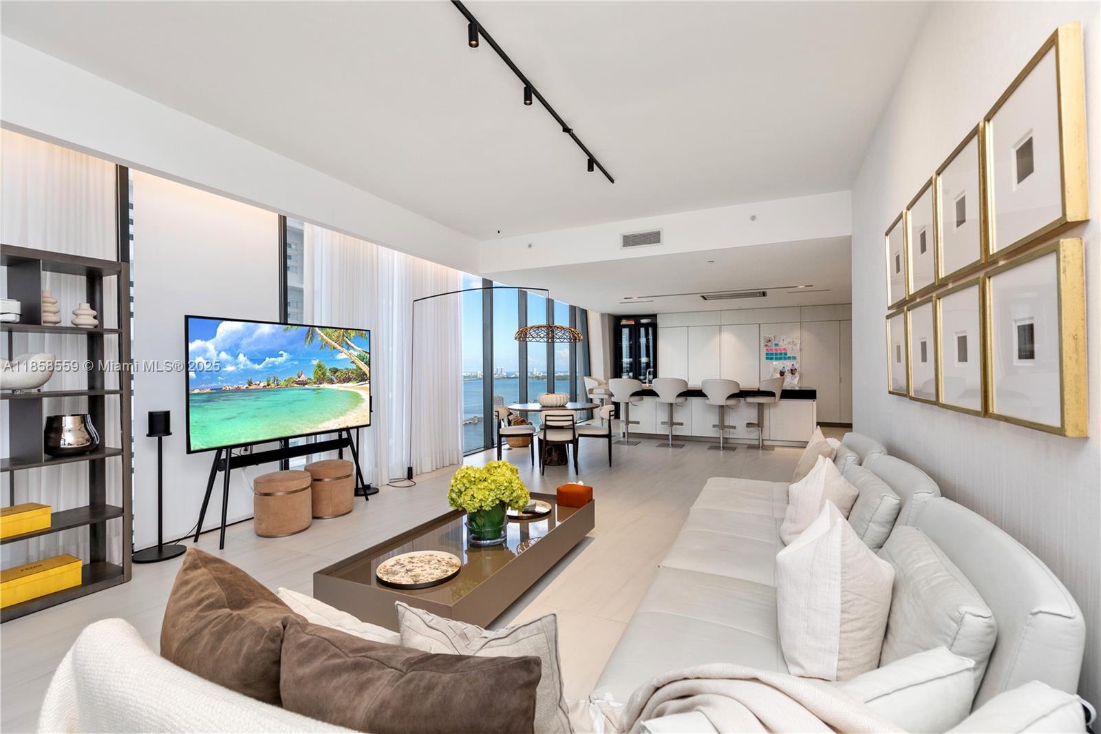 ONE THOUSAND MUSEUM CONDO - Residential
