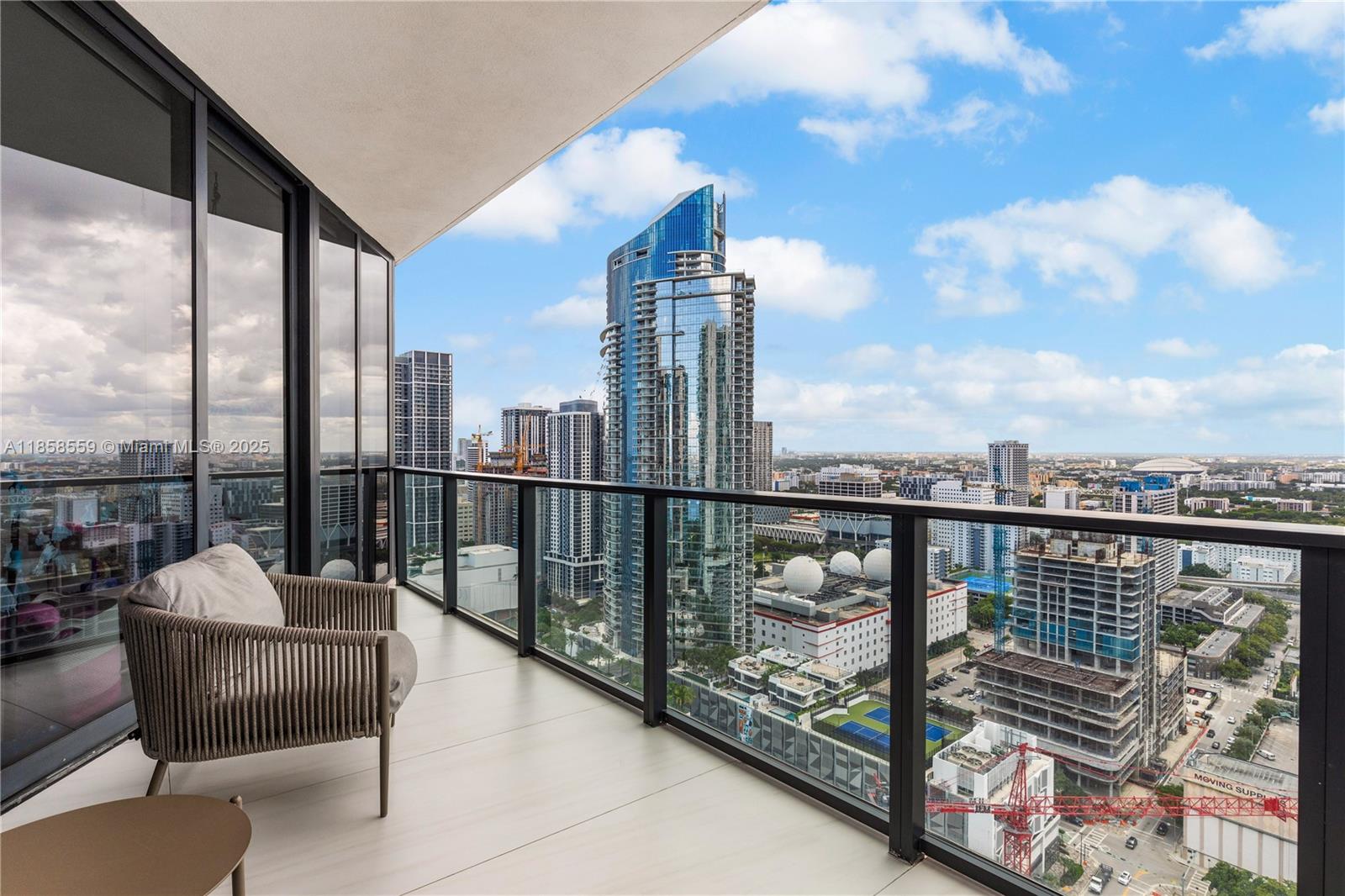 ONE THOUSAND MUSEUM CONDO - Residential