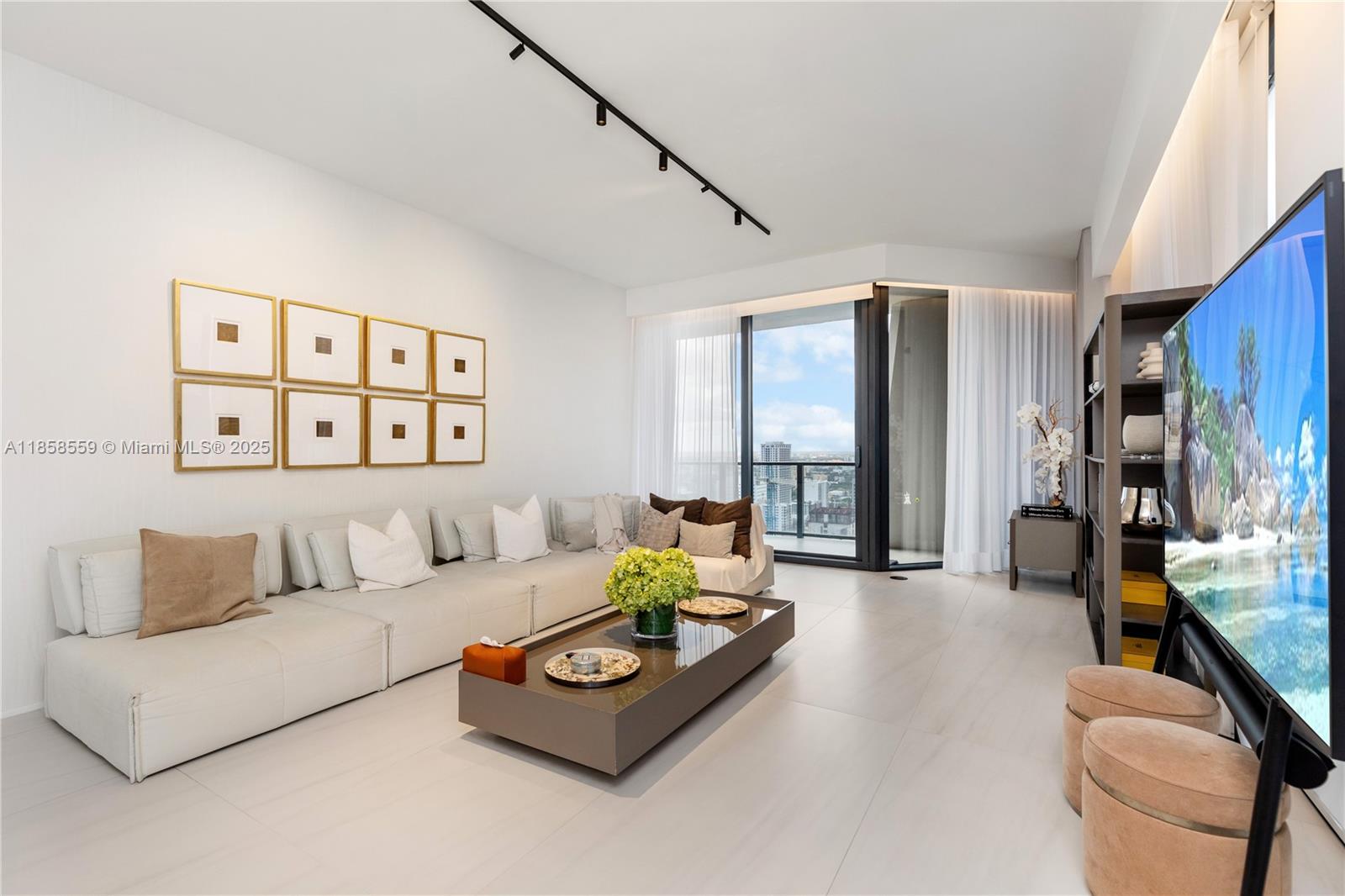 ONE THOUSAND MUSEUM CONDO - Residential