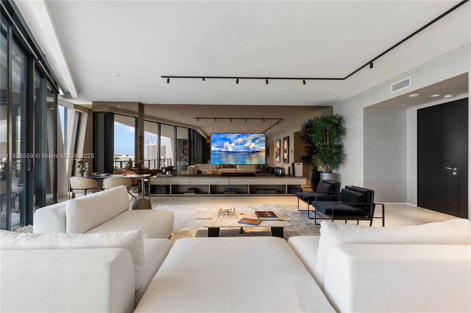 ONE THOUSAND MUSEUM CONDO - Residential