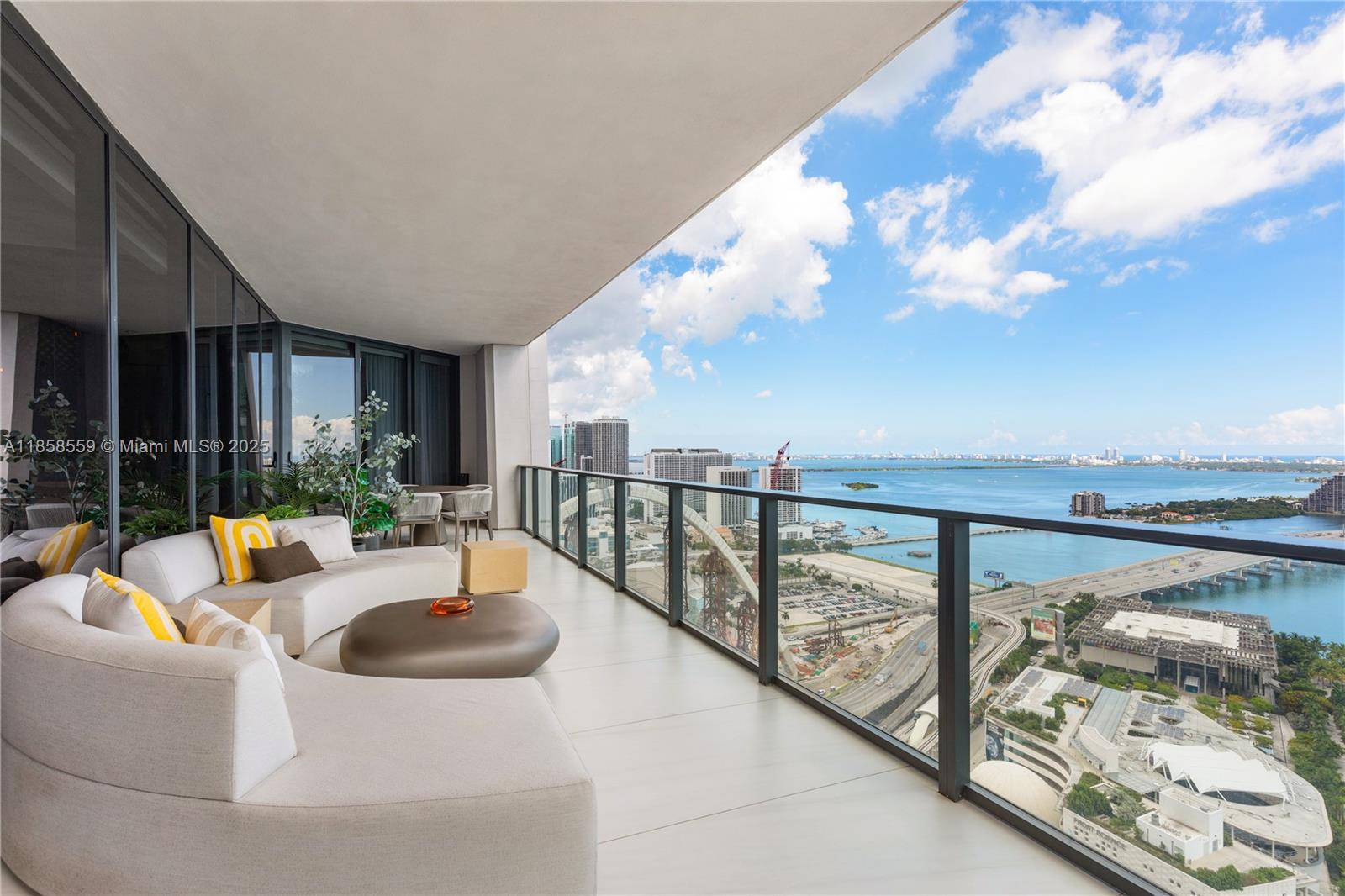 ONE THOUSAND MUSEUM CONDO - Residential