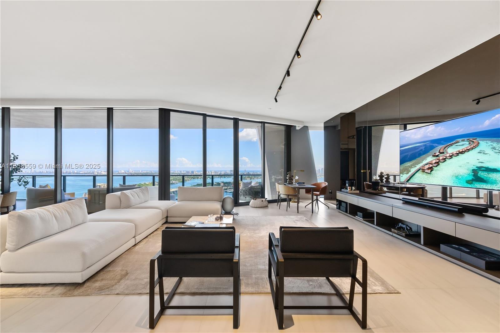 ONE THOUSAND MUSEUM CONDO - Residential