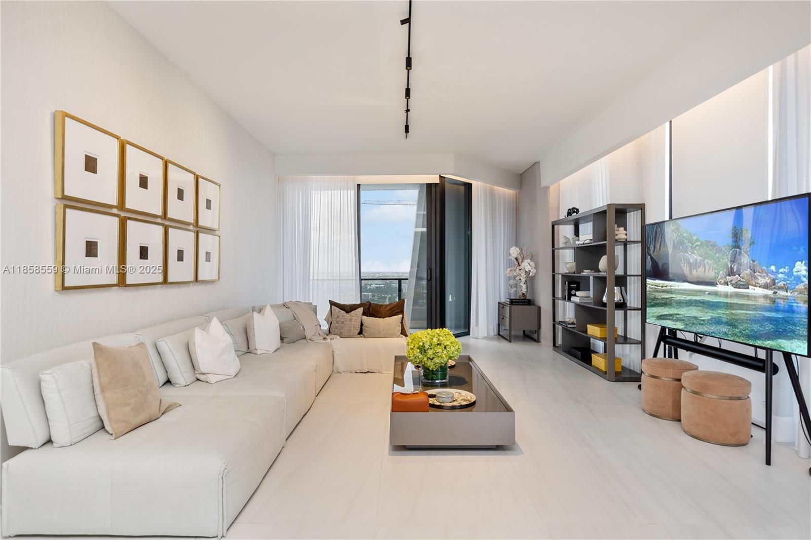 ONE THOUSAND MUSEUM CONDO - Residential
