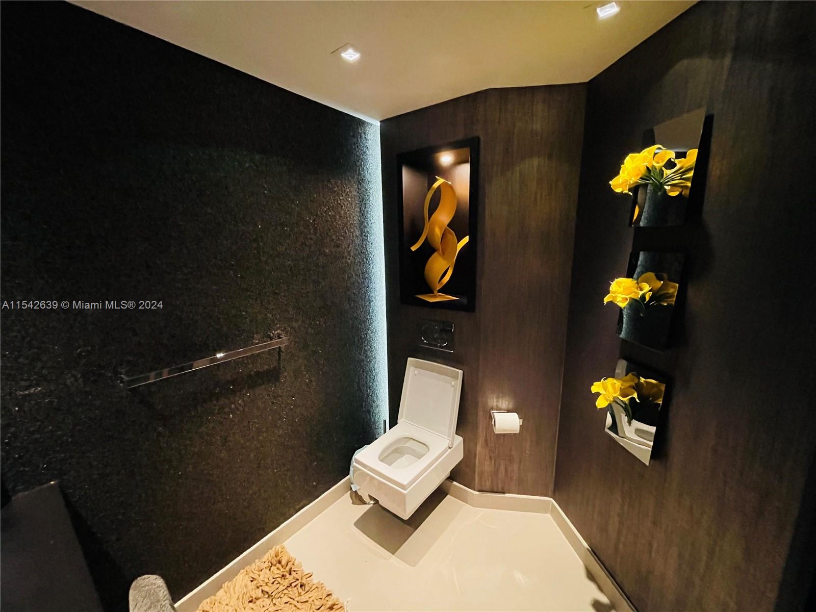 SANTA MARIA CONDO - Residential