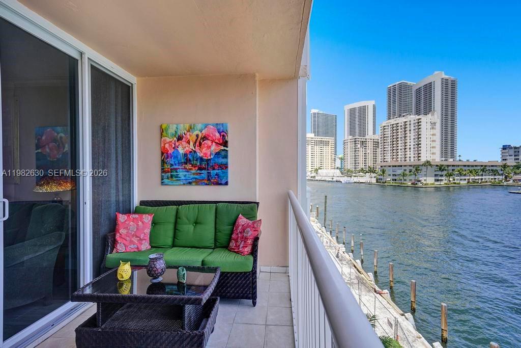 DORSEY ARMS CONDO - Residential
