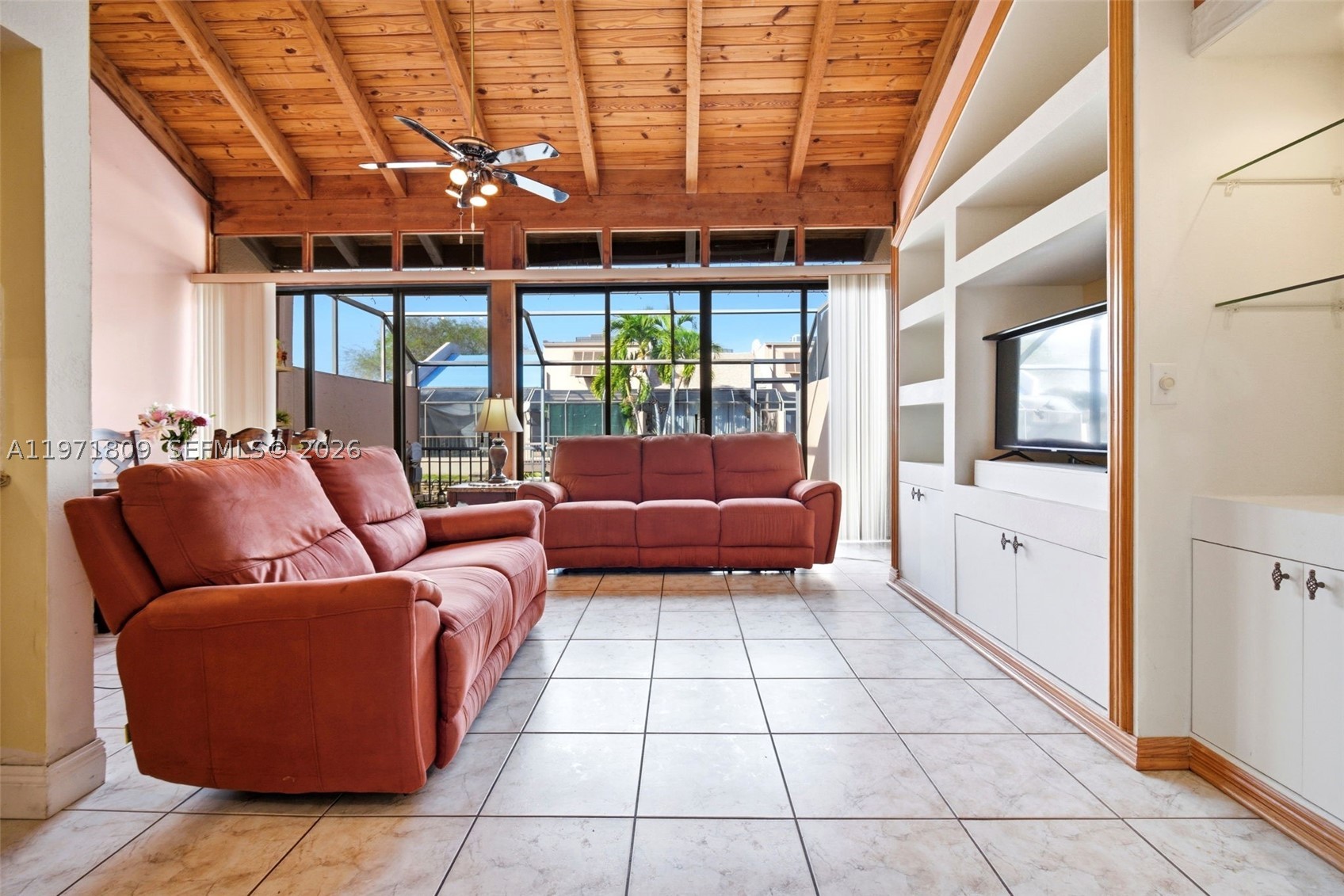 PEMBROKE LAKES SECTION SE - Residential