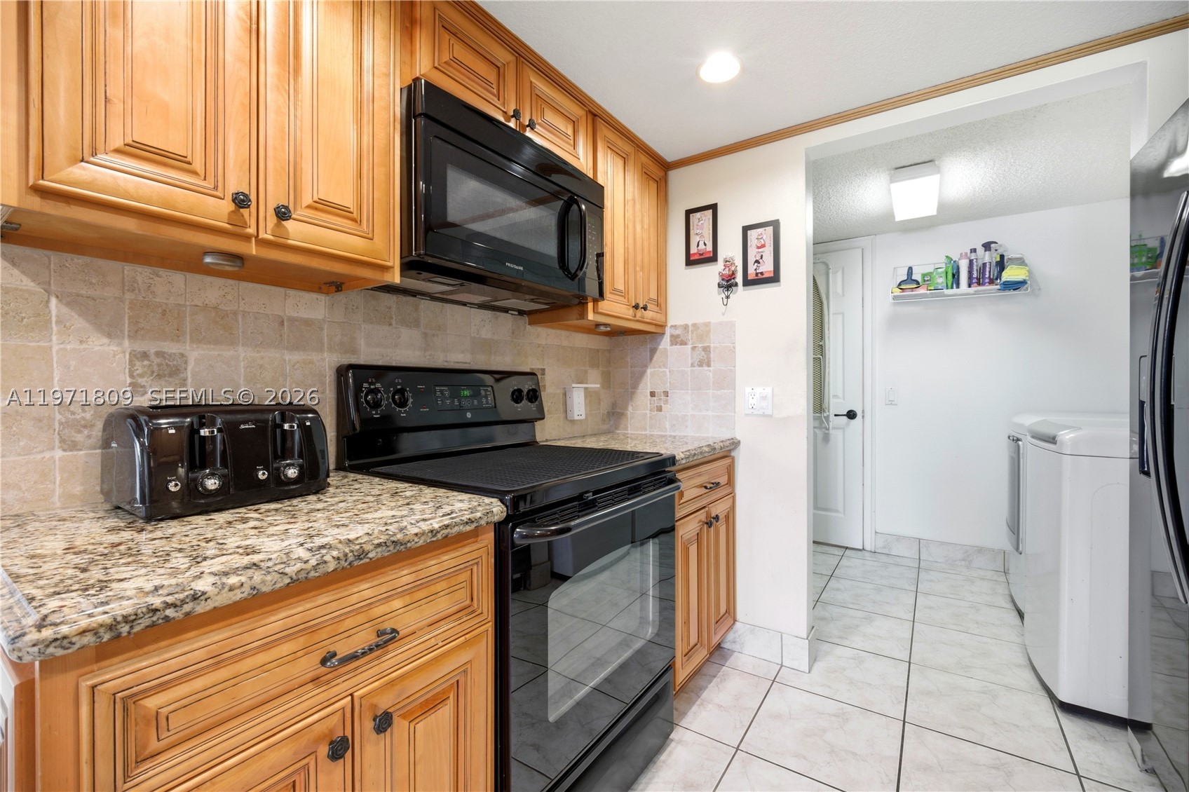 PEMBROKE LAKES SECTION SE - Residential