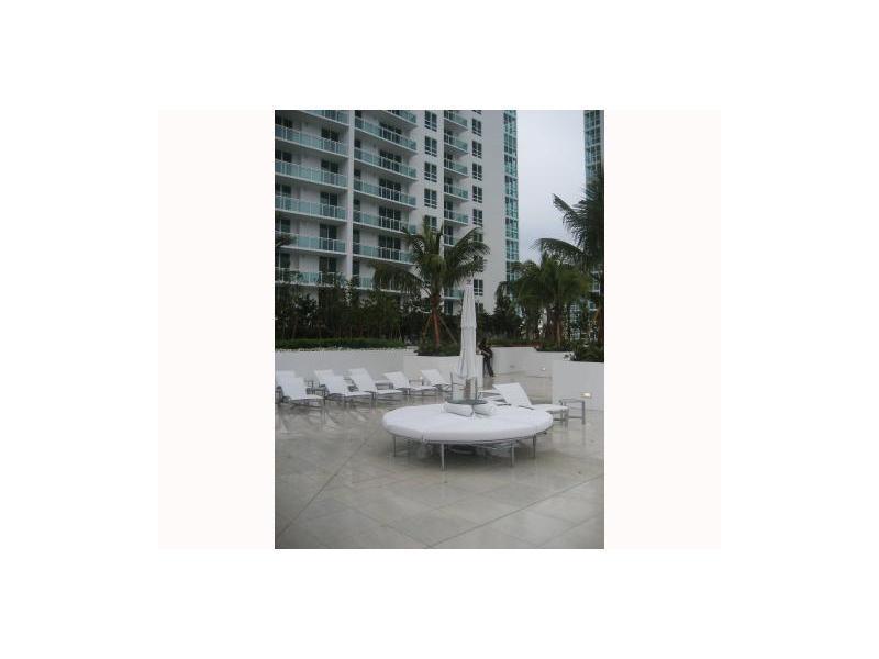 THE PLAZA 901 BRICKELL CO - Residential Lease