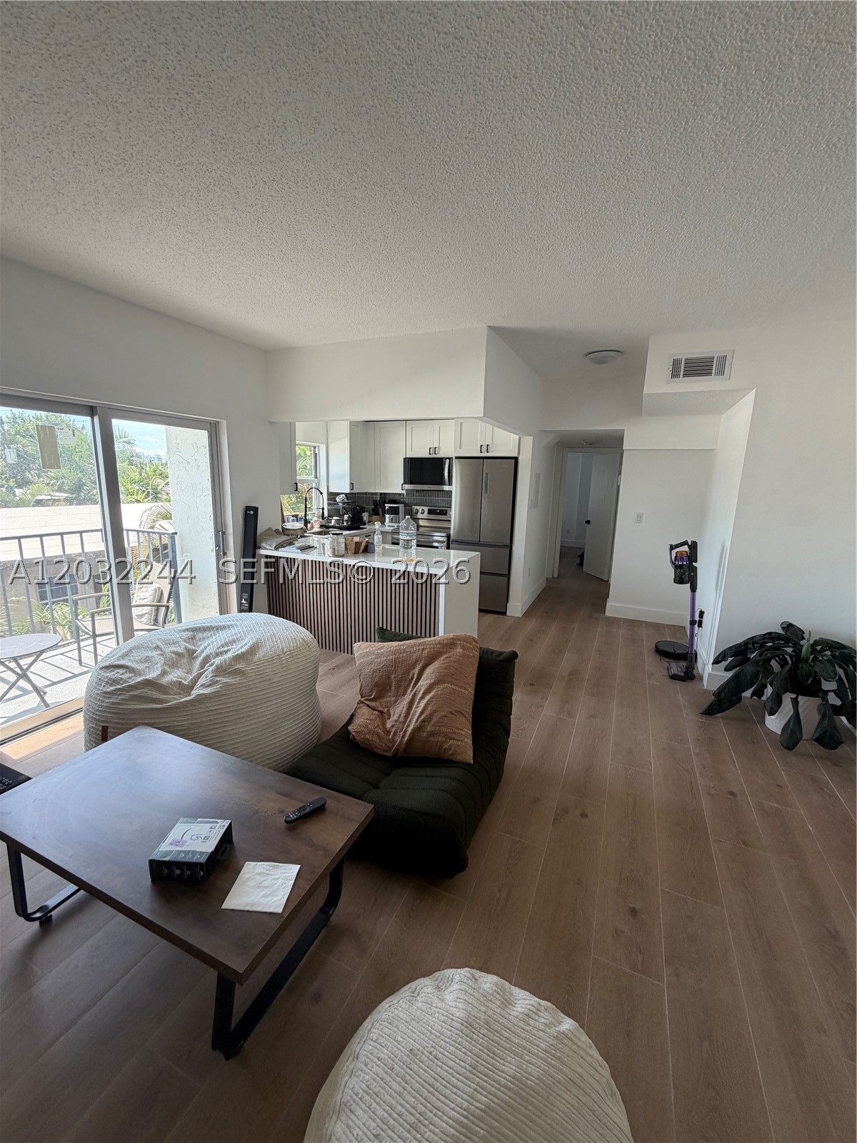 APARTMENTS ENCHANTE CONDO - Residential