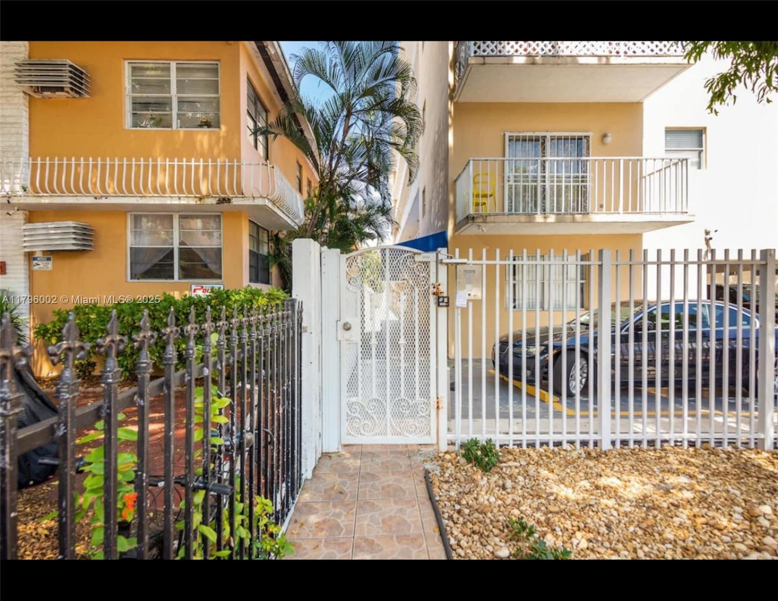 Welcome to your 2-bedroom, 1.5-bath retreat in the heart of Miami Beach. This modern unit blends comfort and convenience with secure living. Every room is equipped with a flat-screen TV, so you can unwind wherever you are. The kitchen comes fully stocked with a modern fridge, oven, dishwasher and has lots of storage. 

Right on Lincoln road mall and 3 blocks from the beach!

No keys required, no hassle - enjoy keyless entry with secure digital codes for both the building and the unit