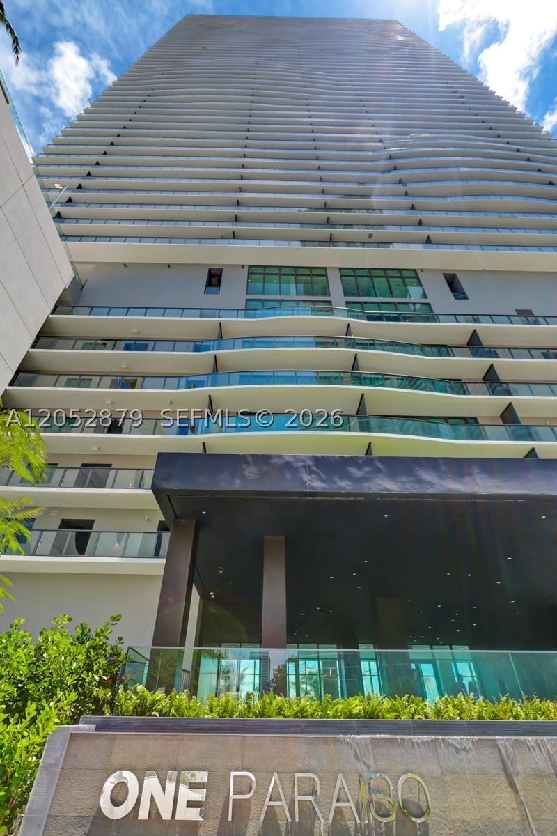 ONE PARAISO CONDO - Residential