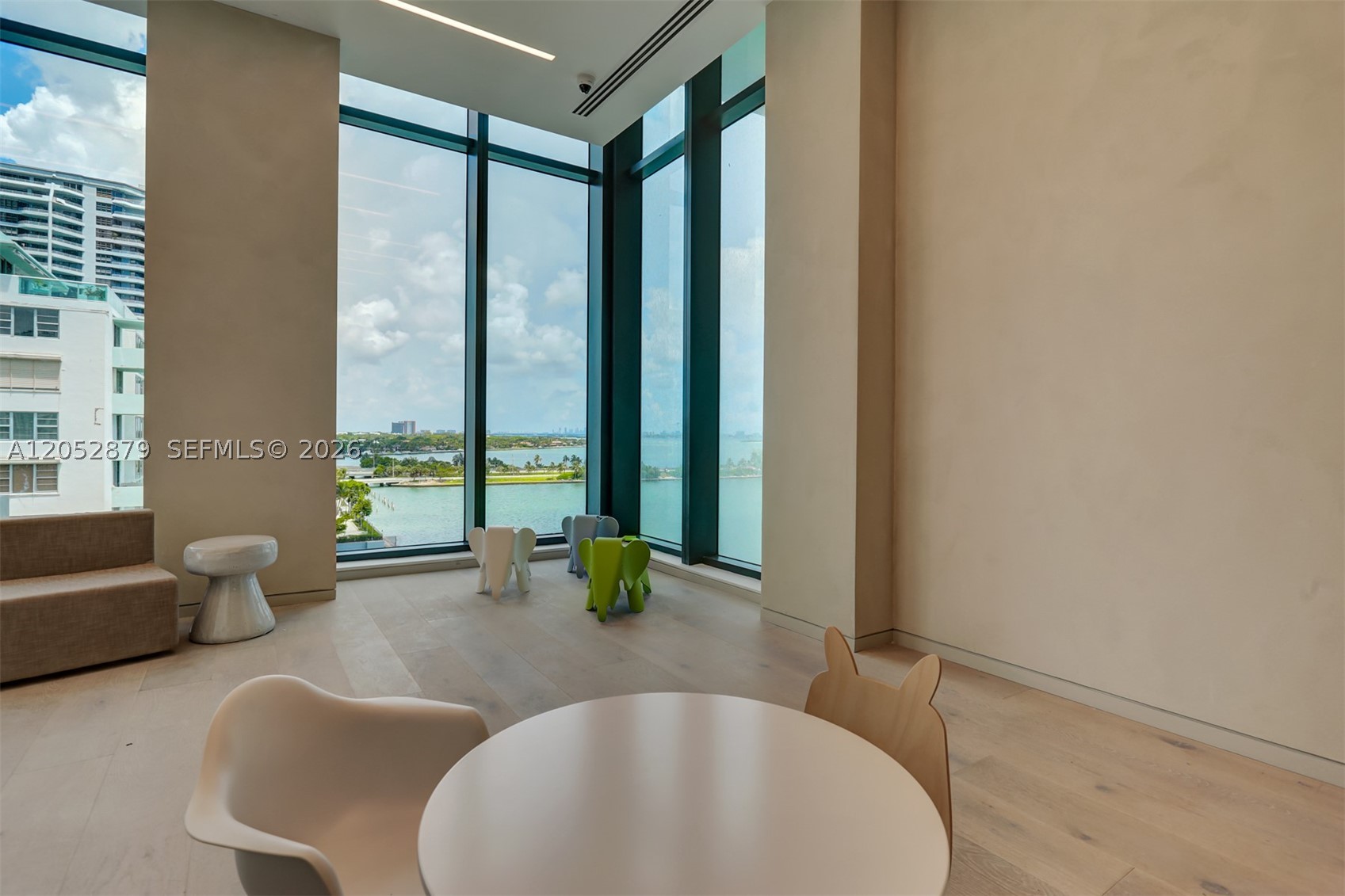 ONE PARAISO CONDO - Residential
