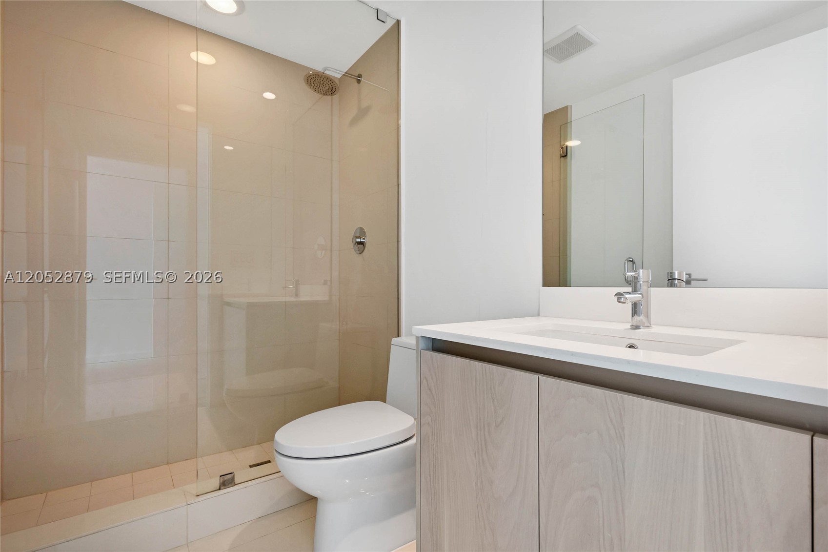 ONE PARAISO CONDO - Residential