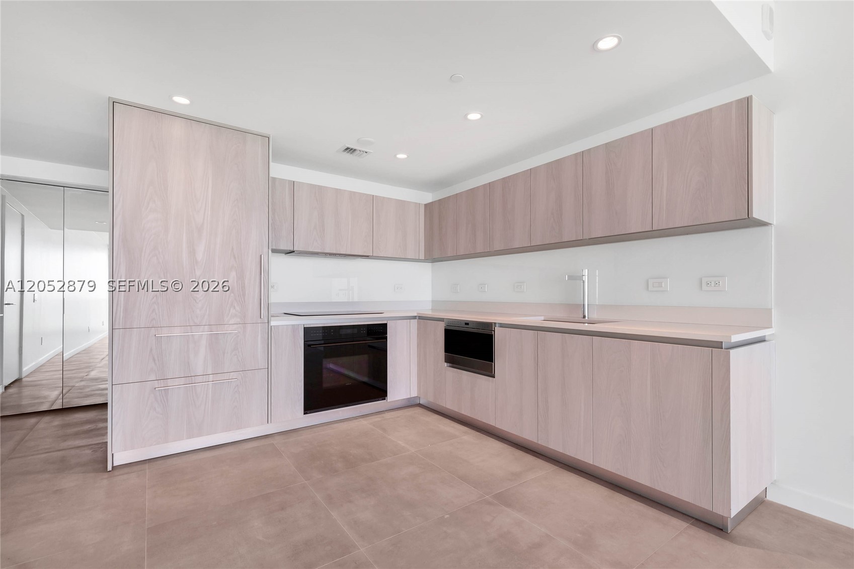 ONE PARAISO CONDO - Residential