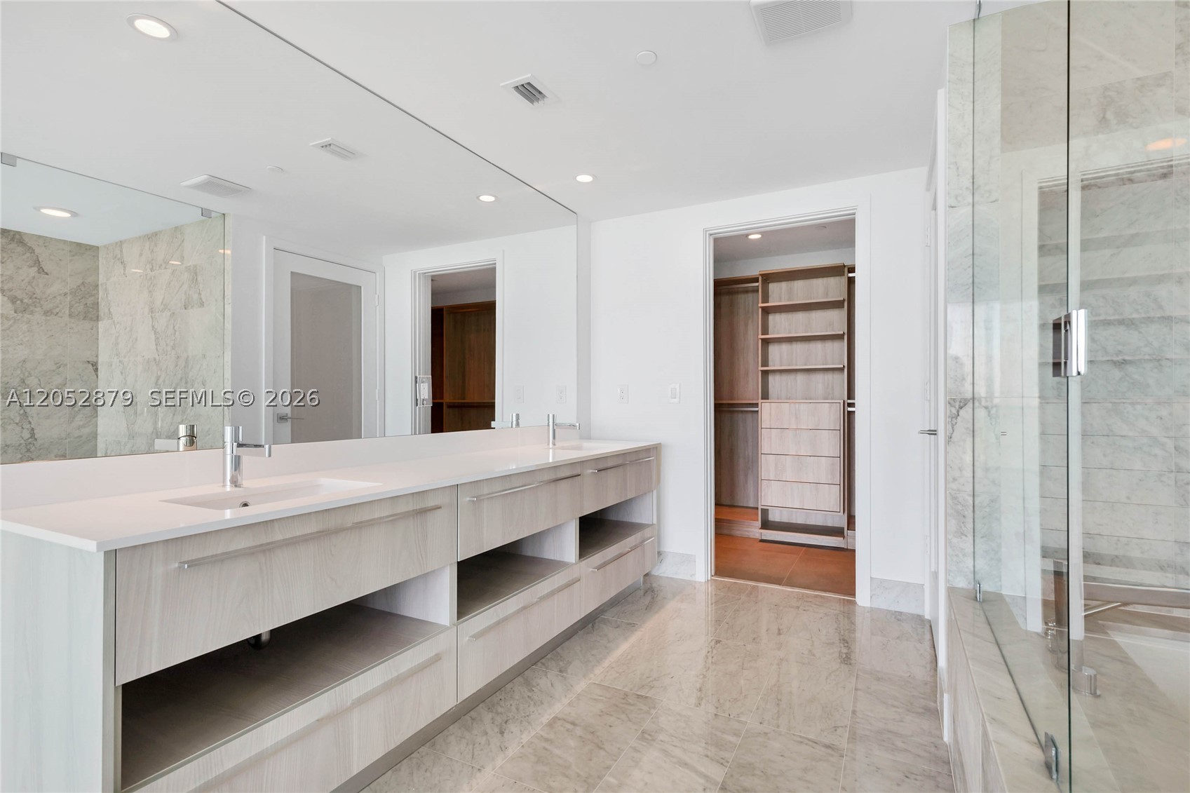 ONE PARAISO CONDO - Residential