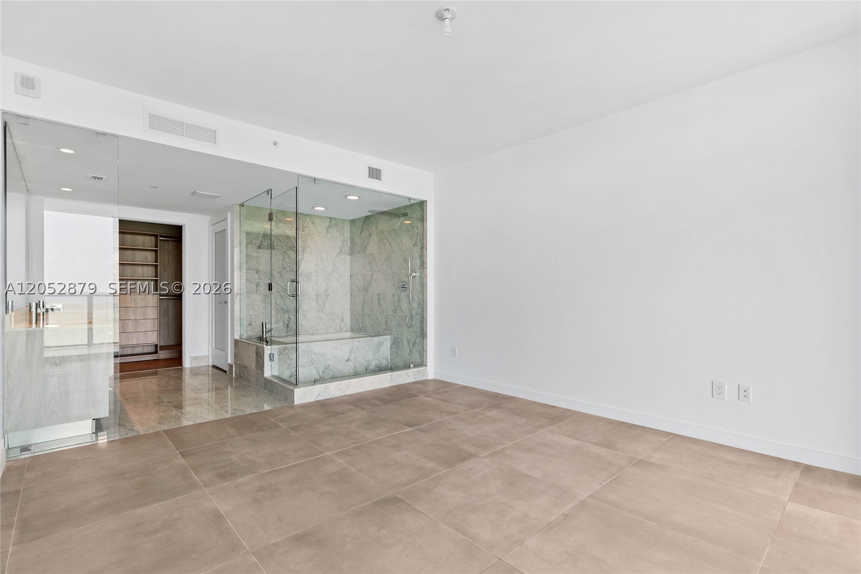 ONE PARAISO CONDO - Residential