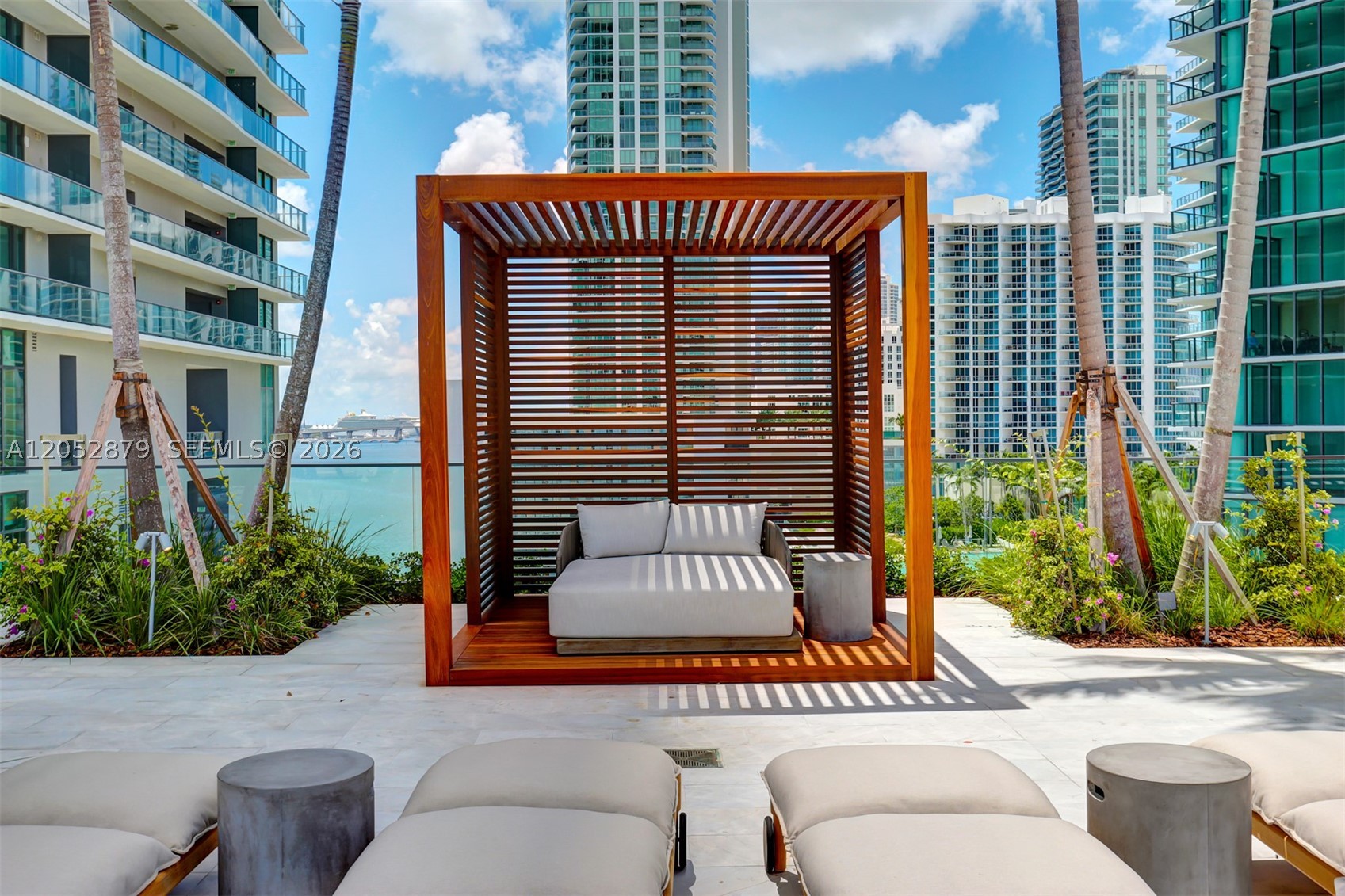 ONE PARAISO CONDO - Residential