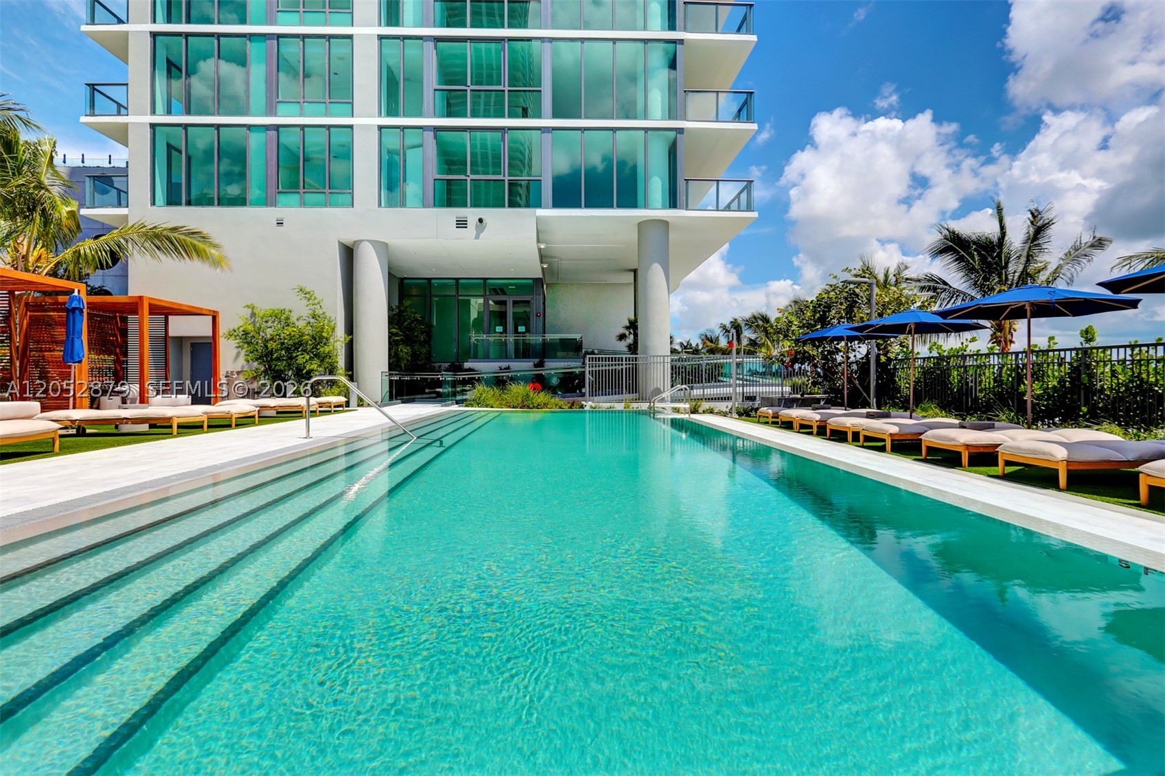 ONE PARAISO CONDO - Residential