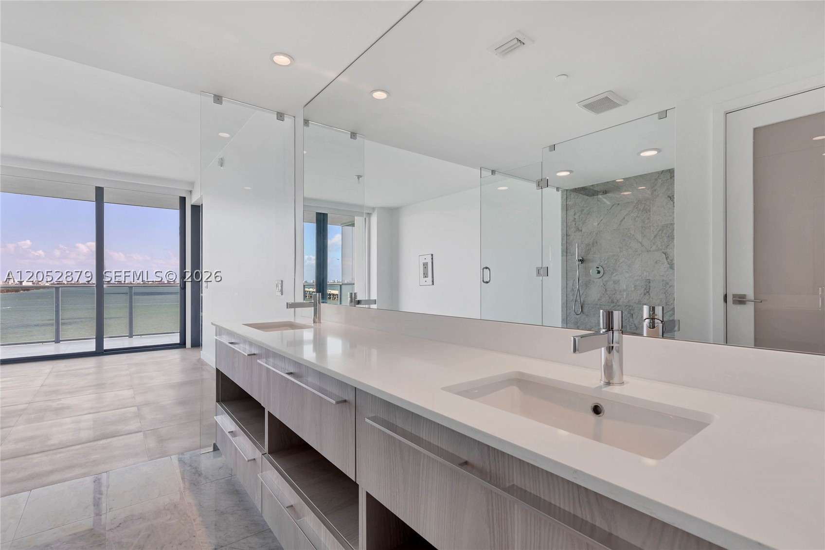 ONE PARAISO CONDO - Residential