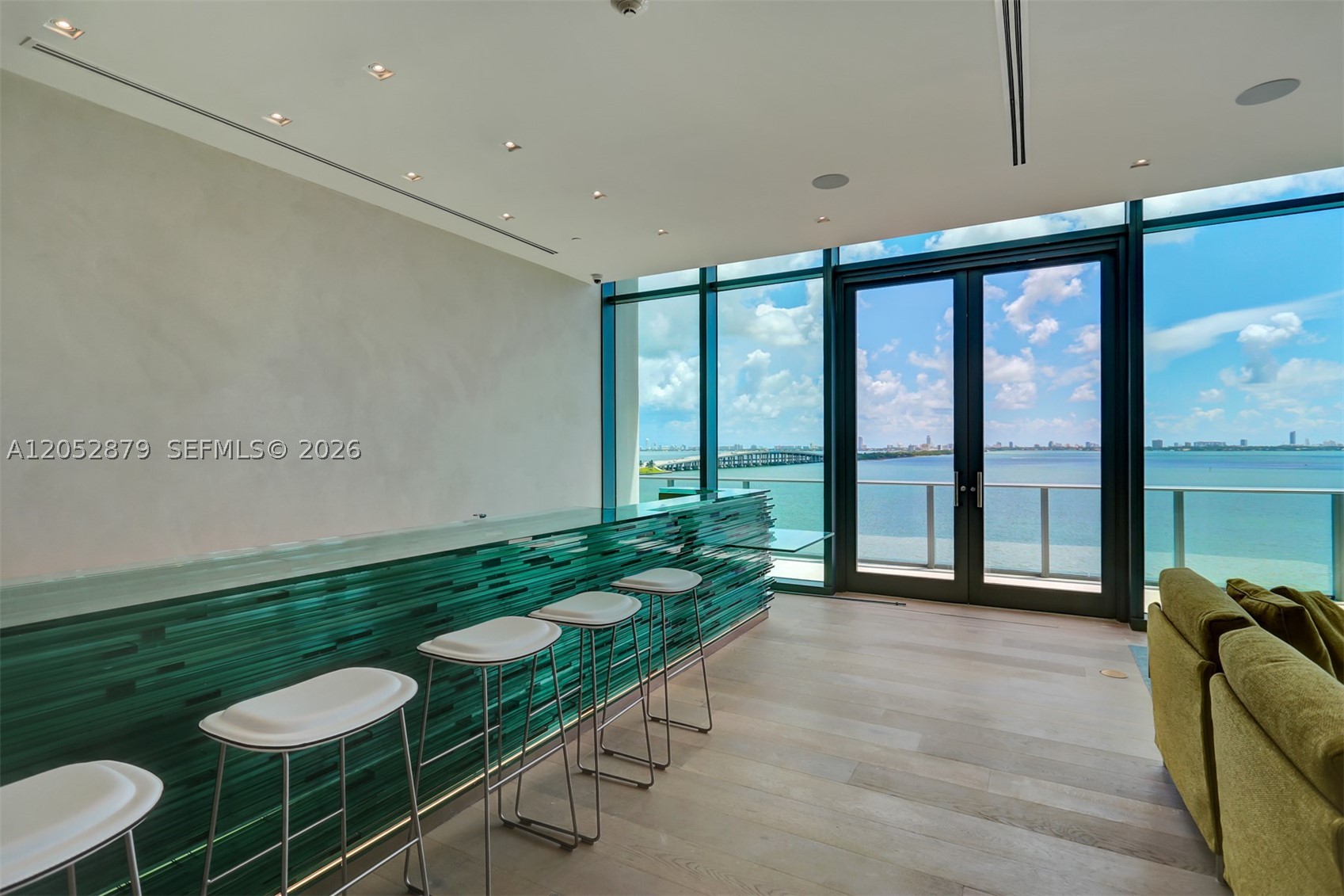 ONE PARAISO CONDO - Residential