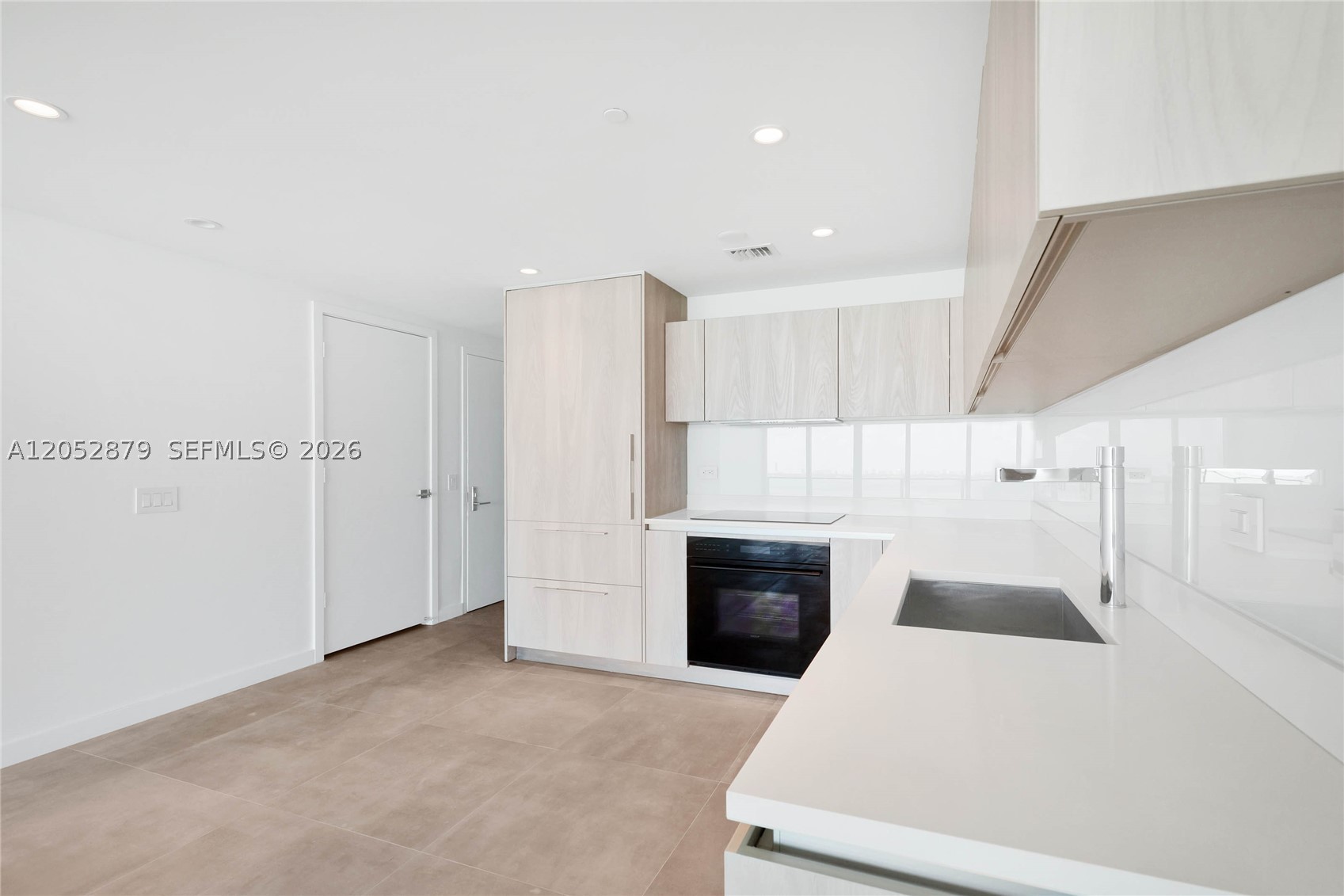 ONE PARAISO CONDO - Residential