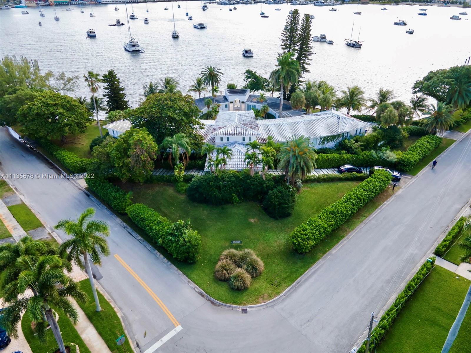HOLLYWOOD LAKES SEC - Residential