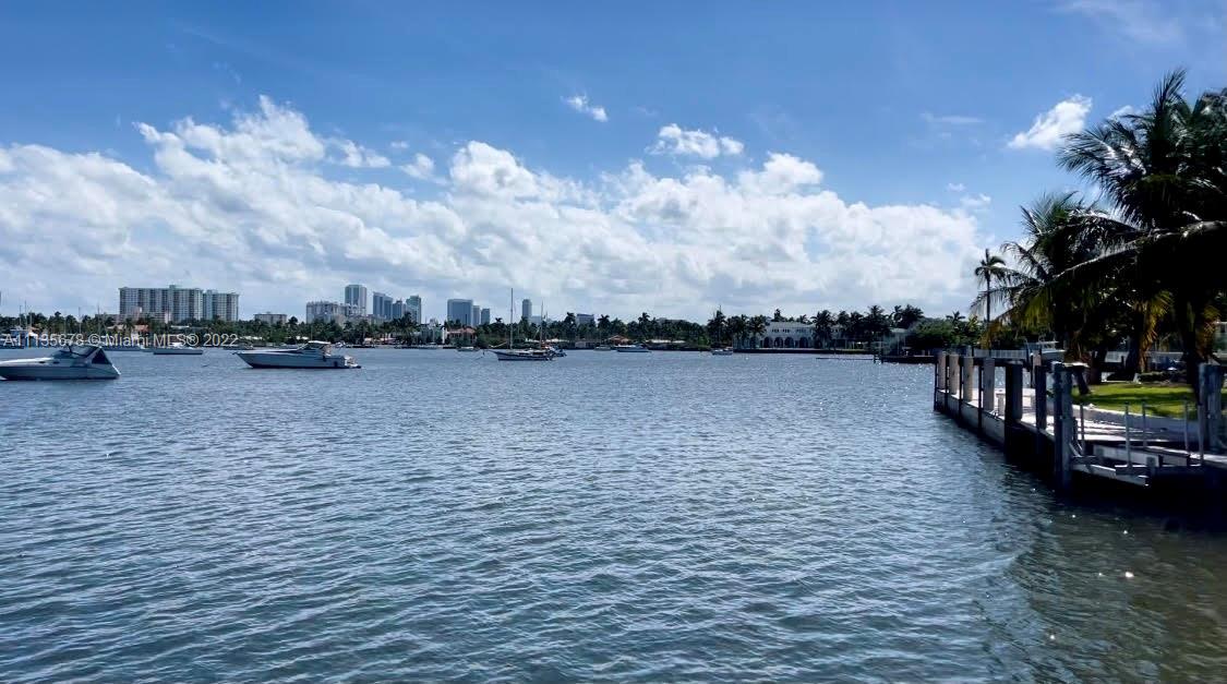 HOLLYWOOD LAKES SEC - Residential