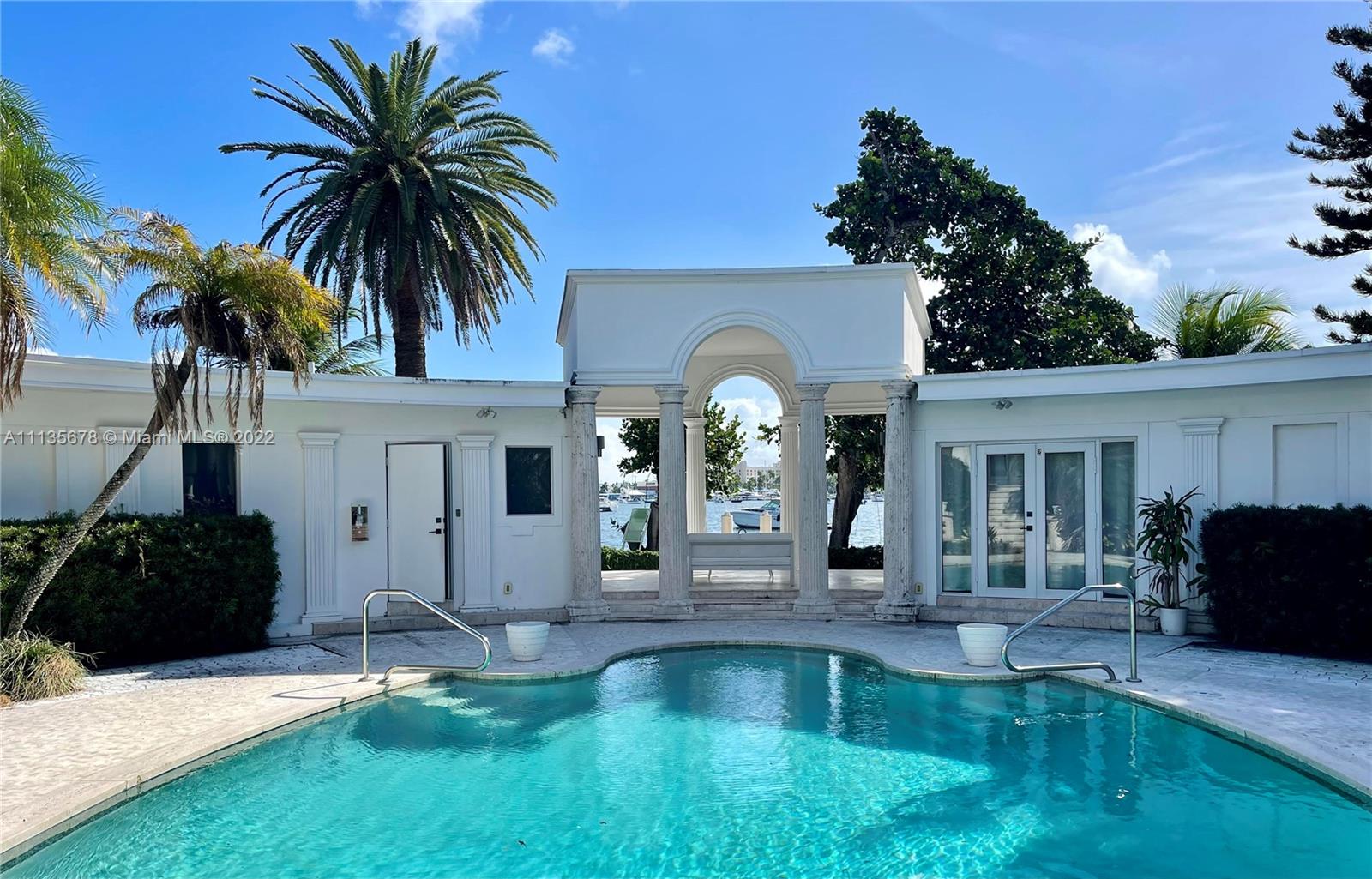 HOLLYWOOD LAKES SEC - Residential