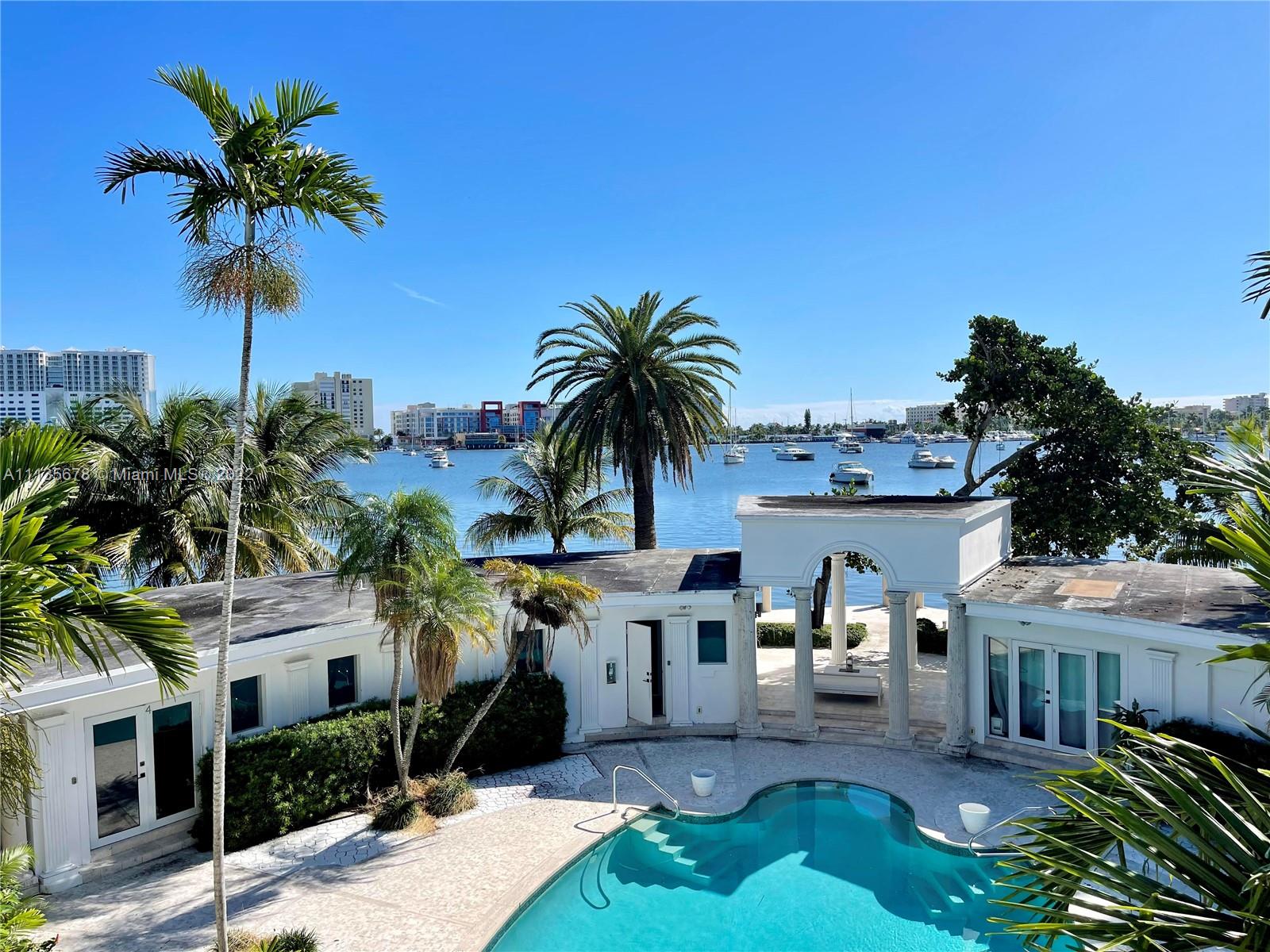 HOLLYWOOD LAKES SEC - Residential