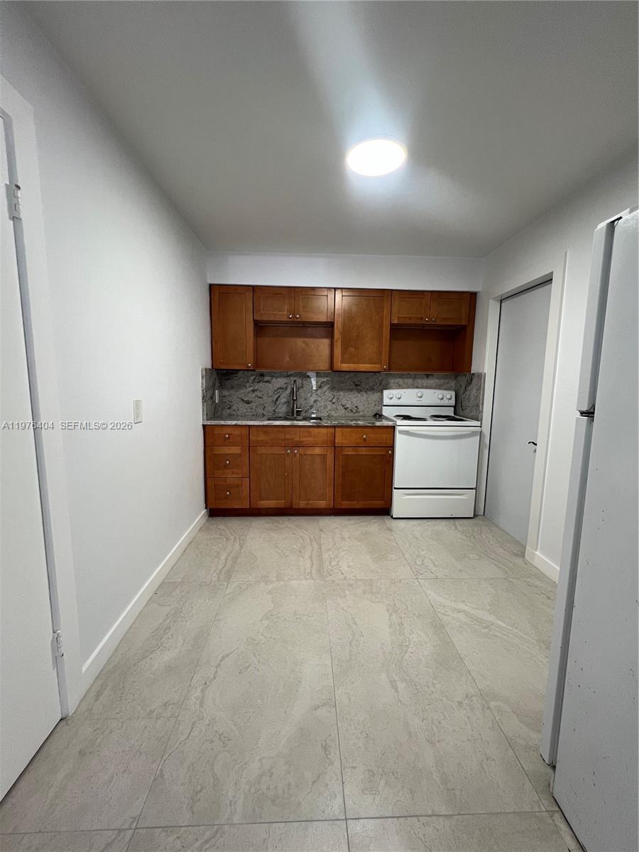 BRICKELL RIVERVIEW - Residential Lease