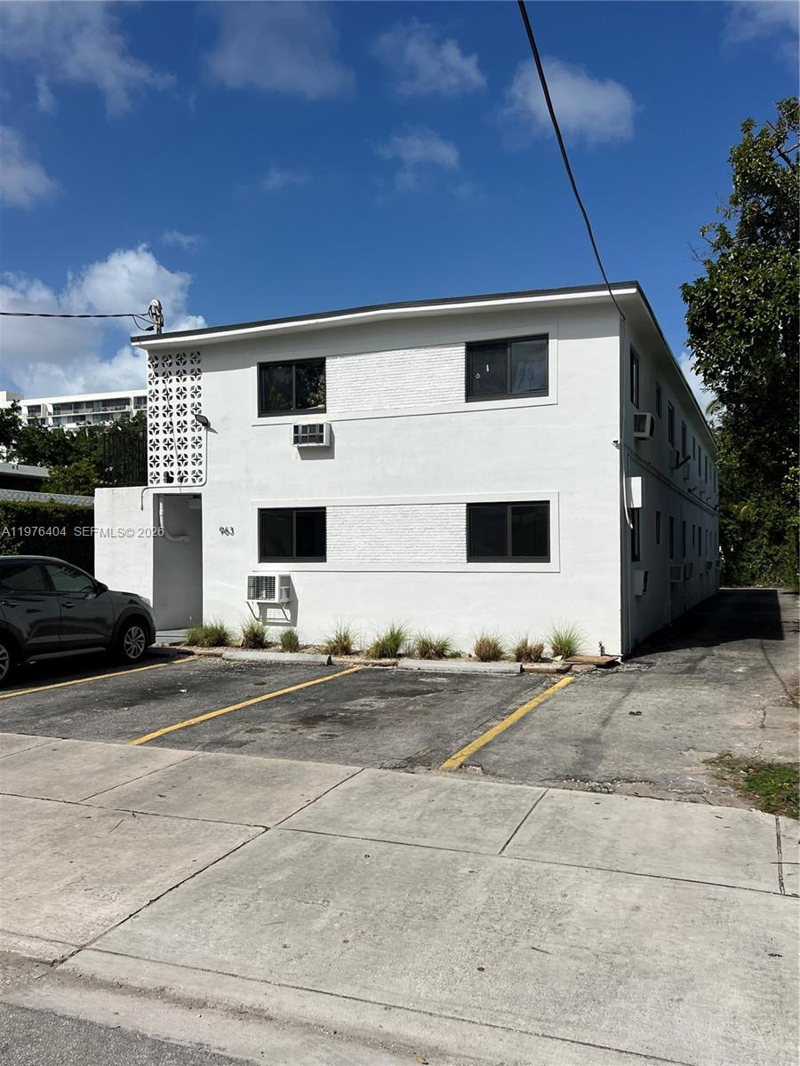 BRICKELL RIVERVIEW - Residential Lease