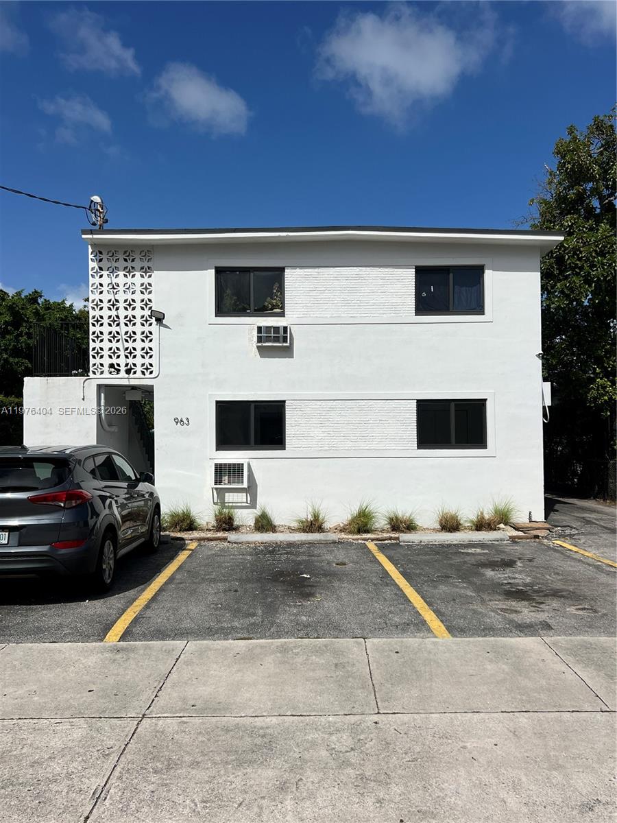 BRICKELL RIVERVIEW - Residential Lease