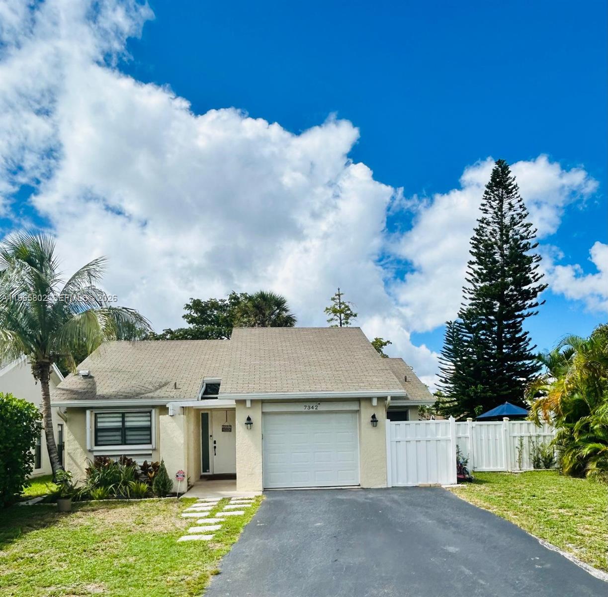 NO HOA, complete Upgrade 3 bed, 2 bath, pool home with 1 car garage, new open kitchen with island quartz, cul-de-sac lot, this home features a new fence, garage with floor and portable AC, the entire patio covered with artificial grass and Travertine Marble. 2020 AC with UV light filter, stainless steel refrigerator, close to public and Charter school, close to shopping, dining and highways. EASY TO SHOW.