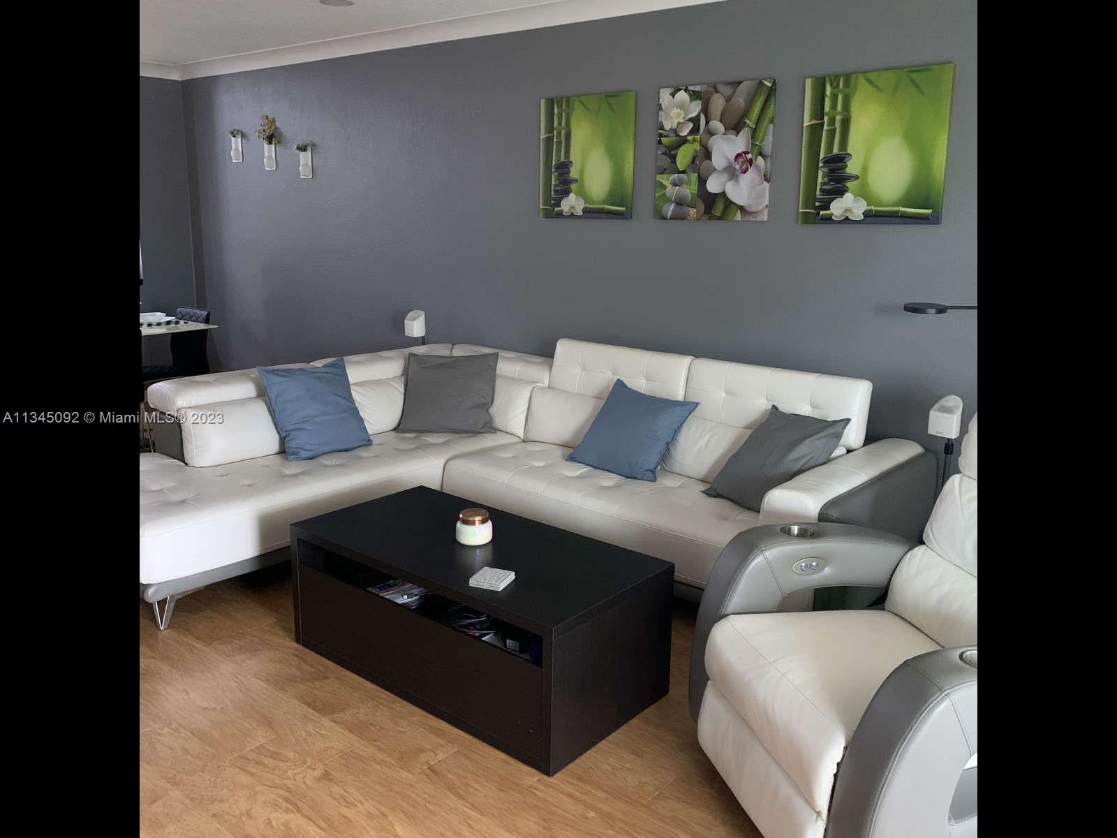 FOXWOOD HOLLOW - Residential