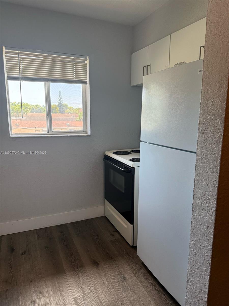 RIVER GRAND II CONDO - Residential