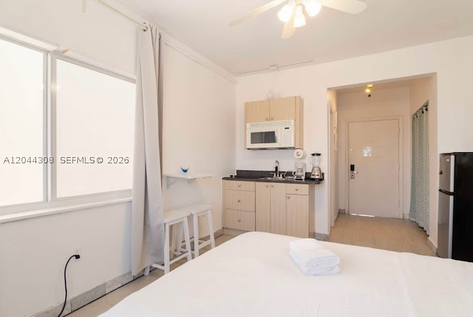 ROYAL SOUTH BEACH CONDO - Residential