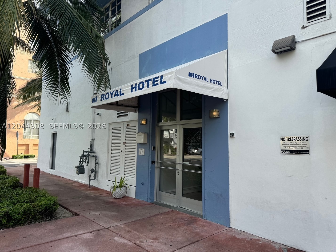 ROYAL SOUTH BEACH CONDO - Residential