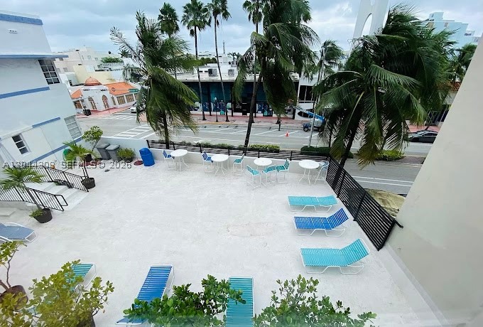 ROYAL SOUTH BEACH CONDO - Residential