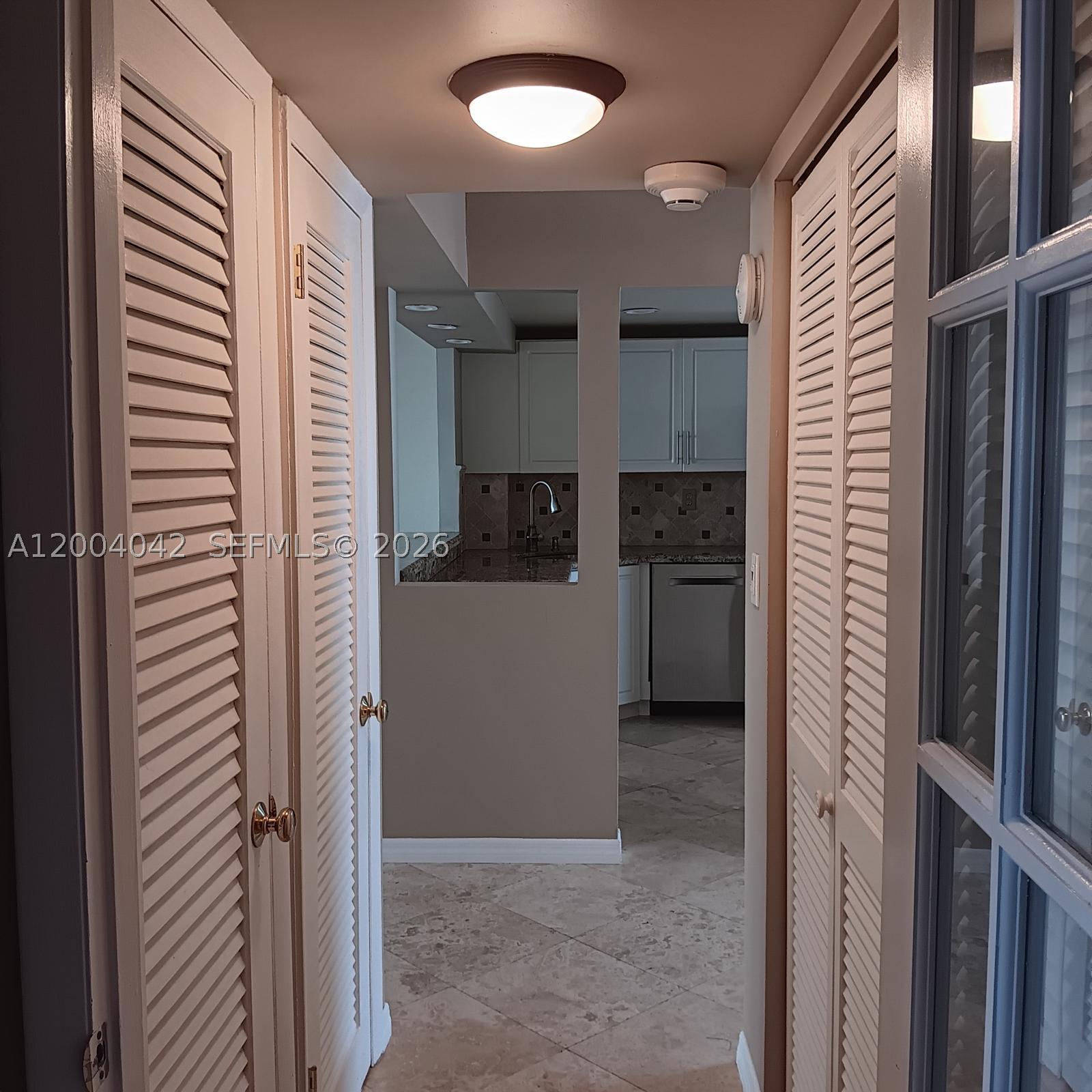 ROYAL BAHAMIAN WEST - Residential