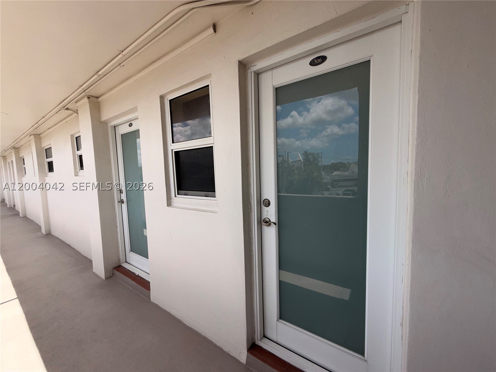 ROYAL BAHAMIAN WEST - Residential