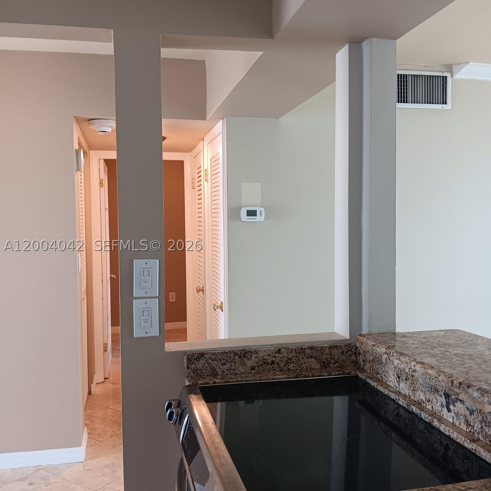 ROYAL BAHAMIAN WEST - Residential
