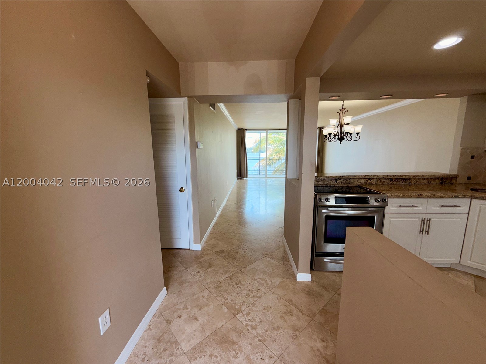 ROYAL BAHAMIAN WEST - Residential