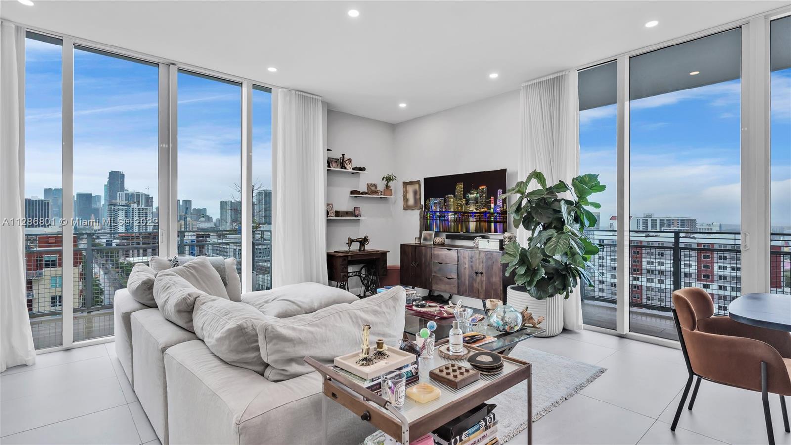 CITY 24 CONDO - Residential