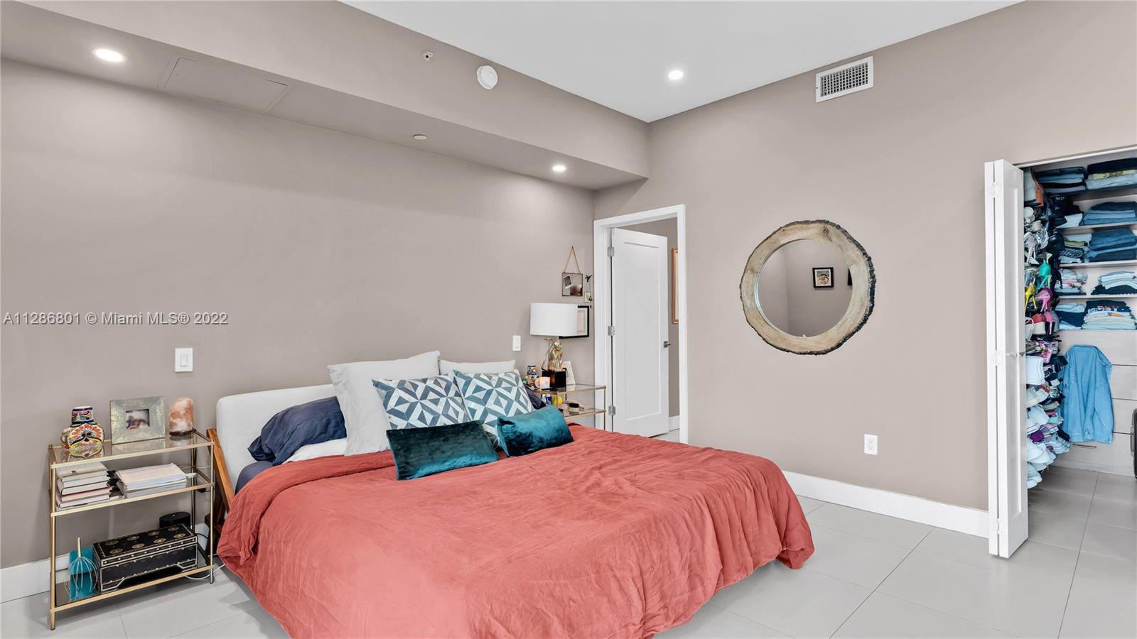 CITY 24 CONDO - Residential