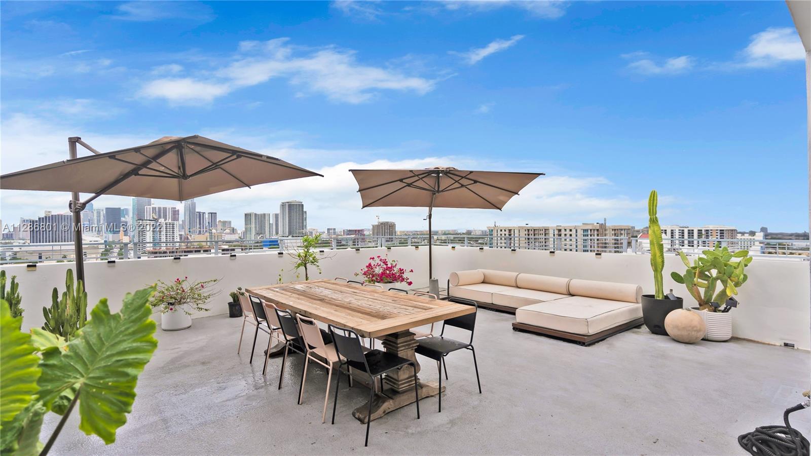 CITY 24 CONDO - Residential