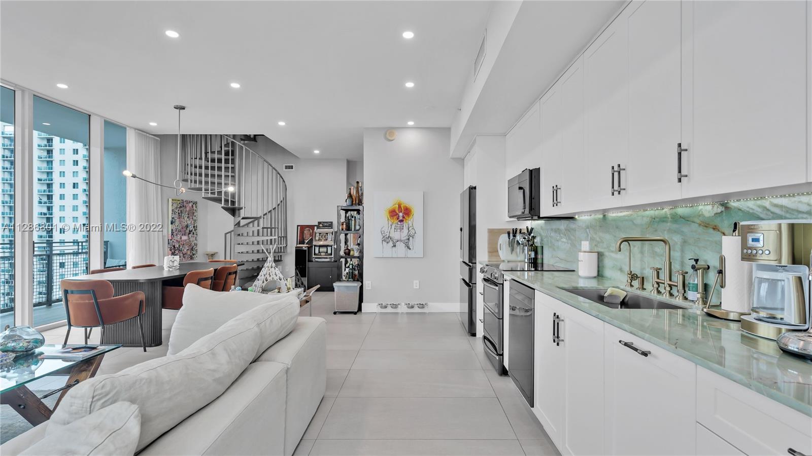 CITY 24 CONDO - Residential
