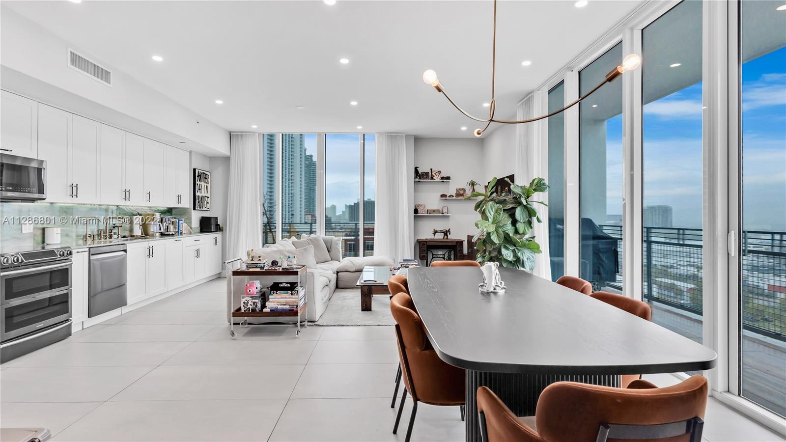 CITY 24 CONDO - Residential